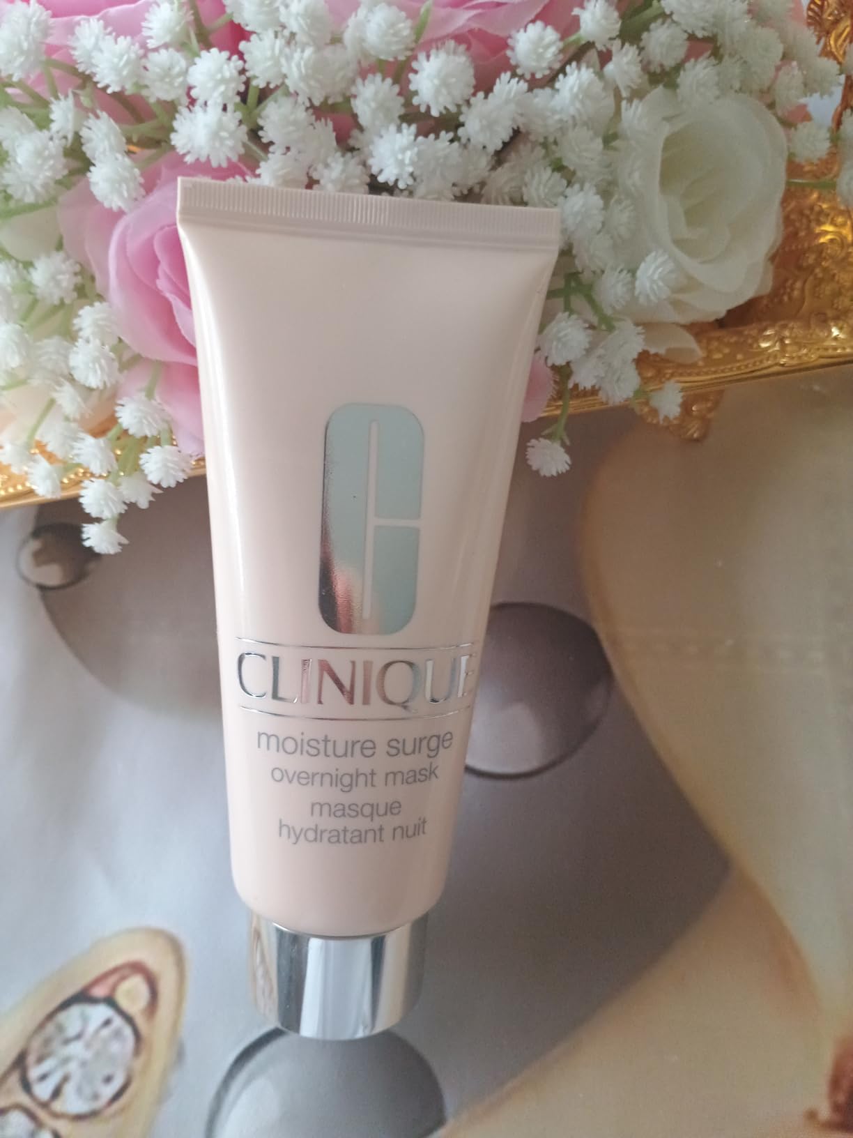 Clinique Moisture Surge Oil Free Overnight Face Mask With Aloe Vera For All Skin Types | Hydrating + Plumping Face Mask Skin Care | After Sun Hydration, 3.4 Fl Oz customer photo 1