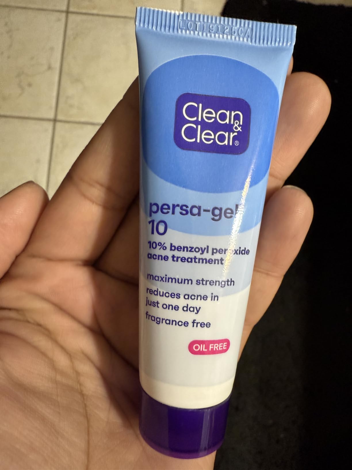 Clean & Clear Persa-Gel 10 Acne Spot Treatment, 1 fl. oz | Oil-Free, Maximum Strength 10% Benzoyl Peroxide, Visibly Reduces Acne in One Day, Fragrance-Free, Topical Pimple Cream customer photo 1