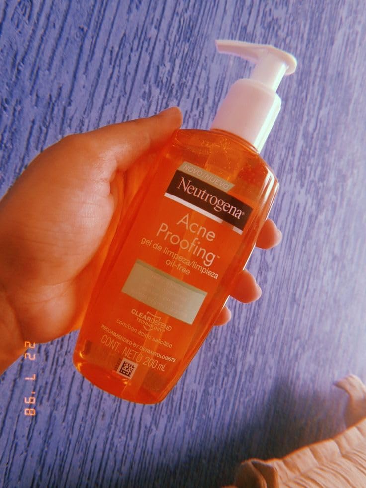 Neutrogena Oil-Free Acne Face Wash, Salicylic Acid Daily Cleanser, 9.1 fl. oz. customer photo 2