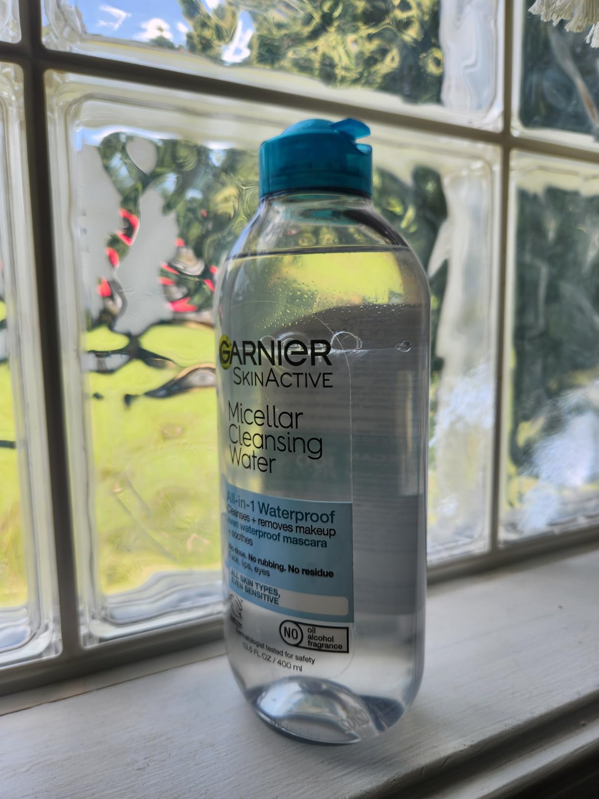 Garnier Micellar Water For Waterproof Makeup, Hydrating Facial Cleanser & Makeup Remover, Suitable for Sensitive Skin, Vegan, Cruelty Free, 13.5 Fl Oz (400mL), 1 Count customer photo 2