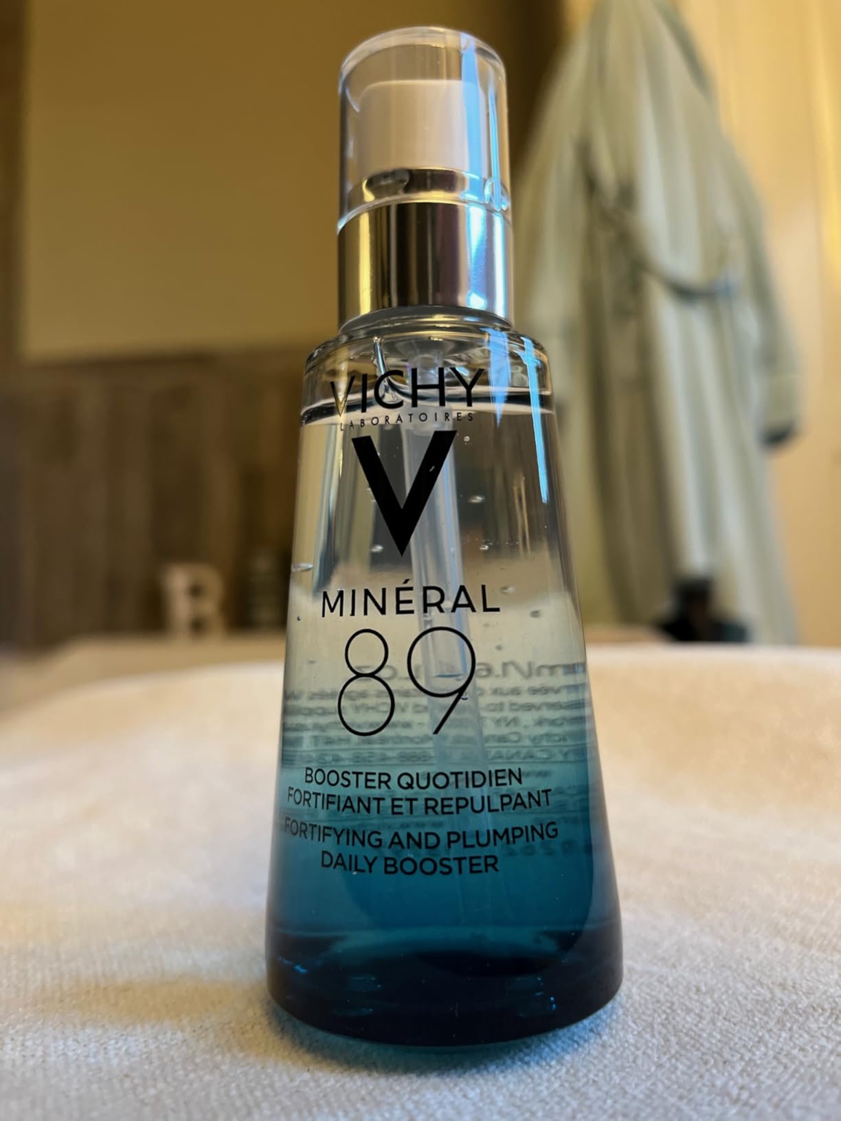 Vichy Mineral 89 Booster, Hyaluronic Acid Serum, Skin Barrier Repair | Face serum with polyglutamic acid that plumps and hydrates customer photo 2