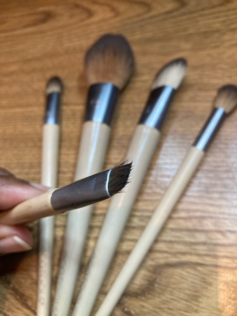 EcoTools 6-Piece Start the Day Beautifully Makeup Brush Set, Makeup Brushes For Eyeshadow, Blush, Concealer, & Foundation Application, Eco-Friendly, Gift Set, Synthetic Hair, Vegan & Cruelty-Free customer photo 2
