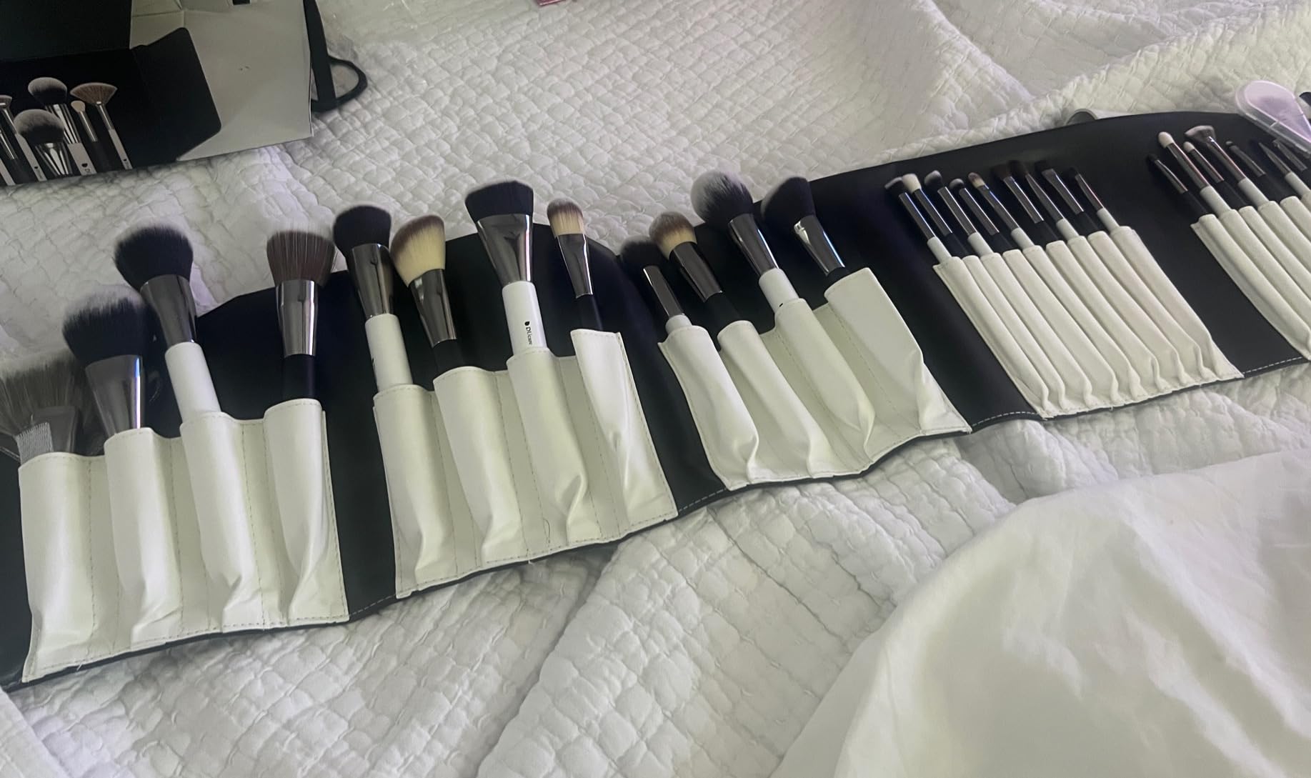 DUcare Professional Makeup Brushes Set 27Pcs | Makeup Brush Set Premium Synthetic Kabuki Foundation Blending Face Powder Blush Concealers Eye Shadows Brushes customer photo 2
