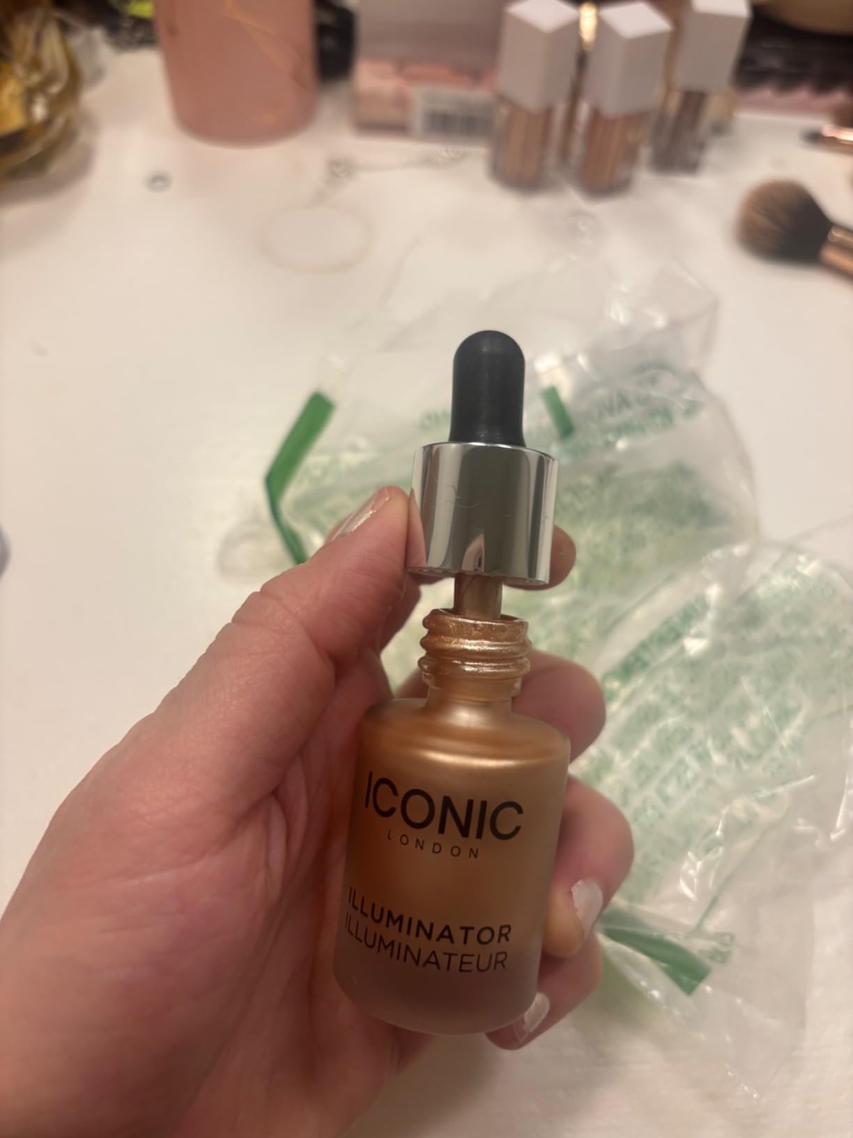 ICONIC LONDON Illuminator Liquid Highlighter Drops | 0.45 Fl Oz customer photo 2