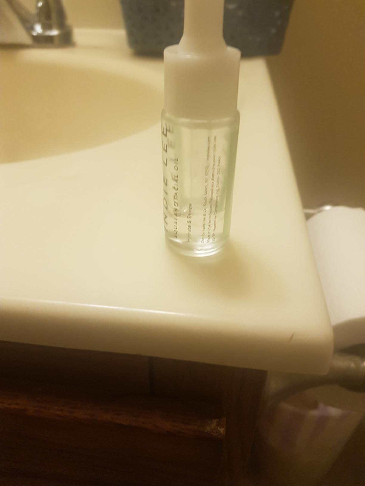 Indie Lee 100% Squalane Oil, 100% Olive-Derived Daily Multi-Use Face & Body Oil, Hydrating Non-Greasy Moisturizer for Dry Skin, Fine Lines & Wrinkles, Even Skin Tone, Brighten & Improve Texture, 10ml customer photo 1