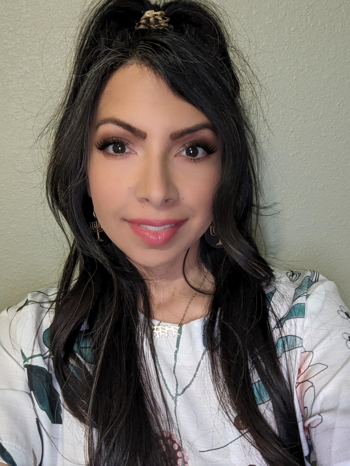Mom's Secret 100% Natural Foundation, Organic, Vegan, Aloe Based, Natural Sun Protection, Gluten Free, Cruelty Free, Made in the USA, 1FL Oz. (Bamboo) customer photo 1