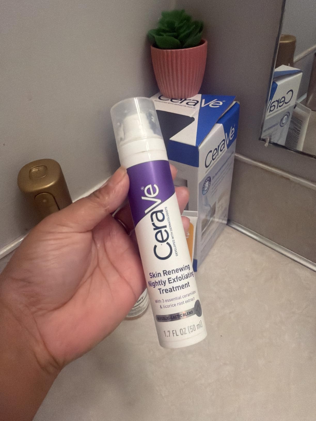 CeraVe Exfoliating Treatment, Anti Aging Serum with Glycolic Acid, 17oz | Nightly Formula with 5% Lactic Acid and Ceramides To Target Wrinkles and Act As a Dark Spot Corrector For Face customer photo 1
