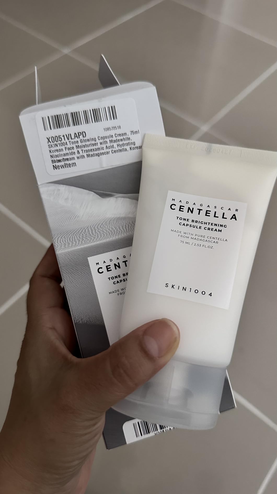 SKIN1004 Centella Soothing Cream, Face Moisturizer with Centella Asiatica, Korean Centella Moisturizer Cream for Soothing & Skin Barrier Support, Cica Gel Cream, Korean Skin Care, 2.53 fl.oz / 75ml customer photo 1