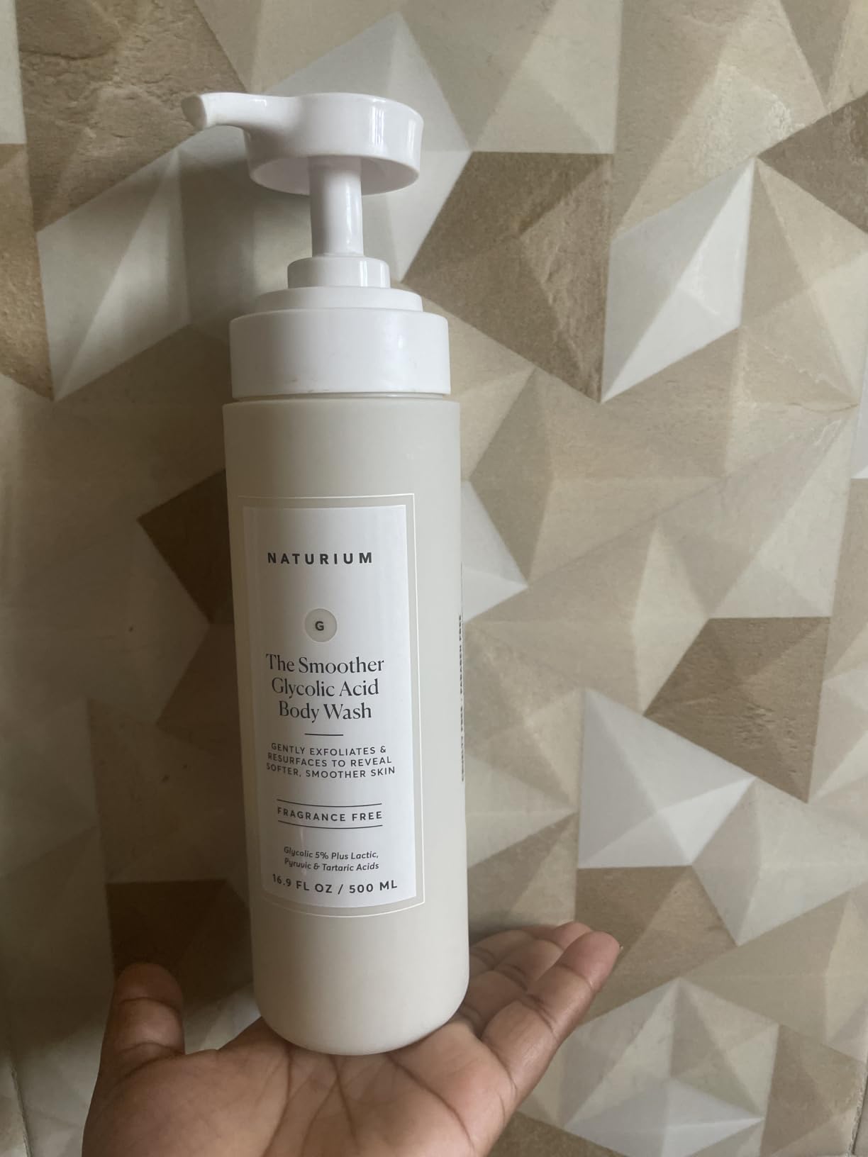 Naturium The Smoother Glycolic Acid Body Wash, 16.9 fl oz | Exfoliating AHA Blend for Rough & Bumpy Texture customer photo 2