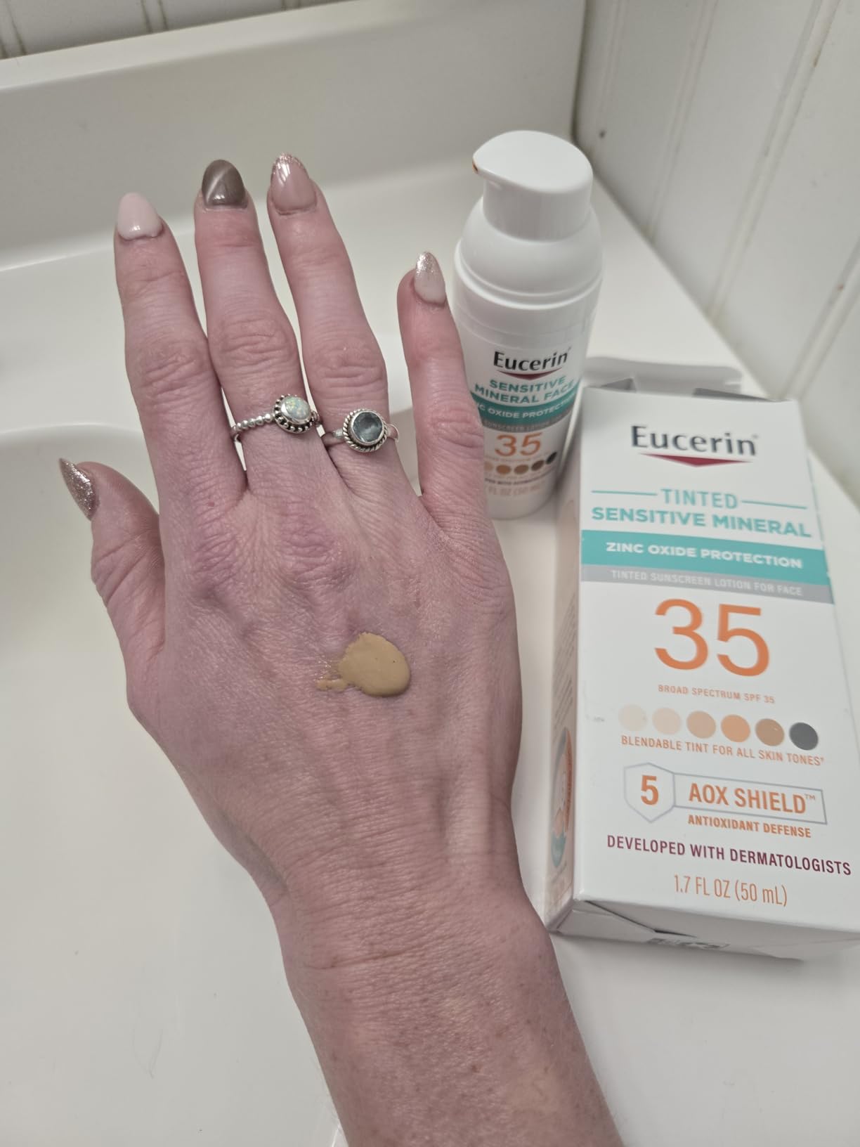 Eucerin Tinted Sensitive Mineral Face Sunscreen Lotion, SPF 35, 1.7 FL OZ | Tinted Sunscreen for Face, SPF 35 Broad Spectrum Sunscreen, Zinc Oxide Protection, All Skin Tones, Non-Comedogenic customer photo 2