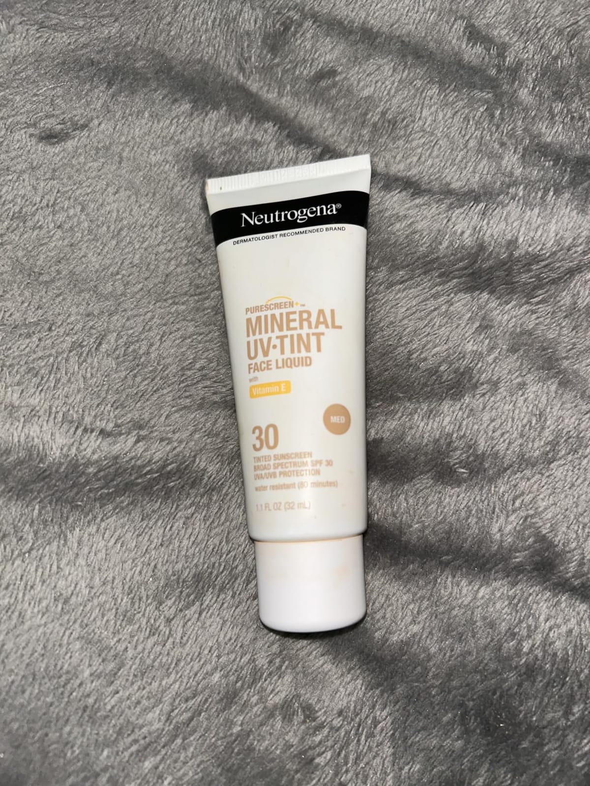 Neutrogena Purescreen+ Mineral Tinted Sunscreen SPF 30, Medium, 1.1 fl oz | Tinted Sunscreen For Face, Zinc Oxide & Vitamin E, Broad Spectrum, Water Resistant (80 min), Fragrance Free customer photo 2