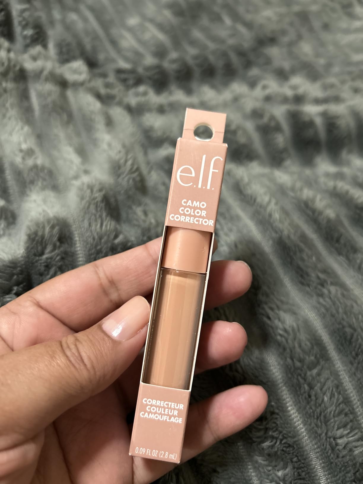 e.l.f. Camo Color Corrector for Dark Circles, Hydrating Under-Eye Brightening Concealer, Neutralizes Discoloration, Infused with Hyaluronic Acid, Peach customer photo 1