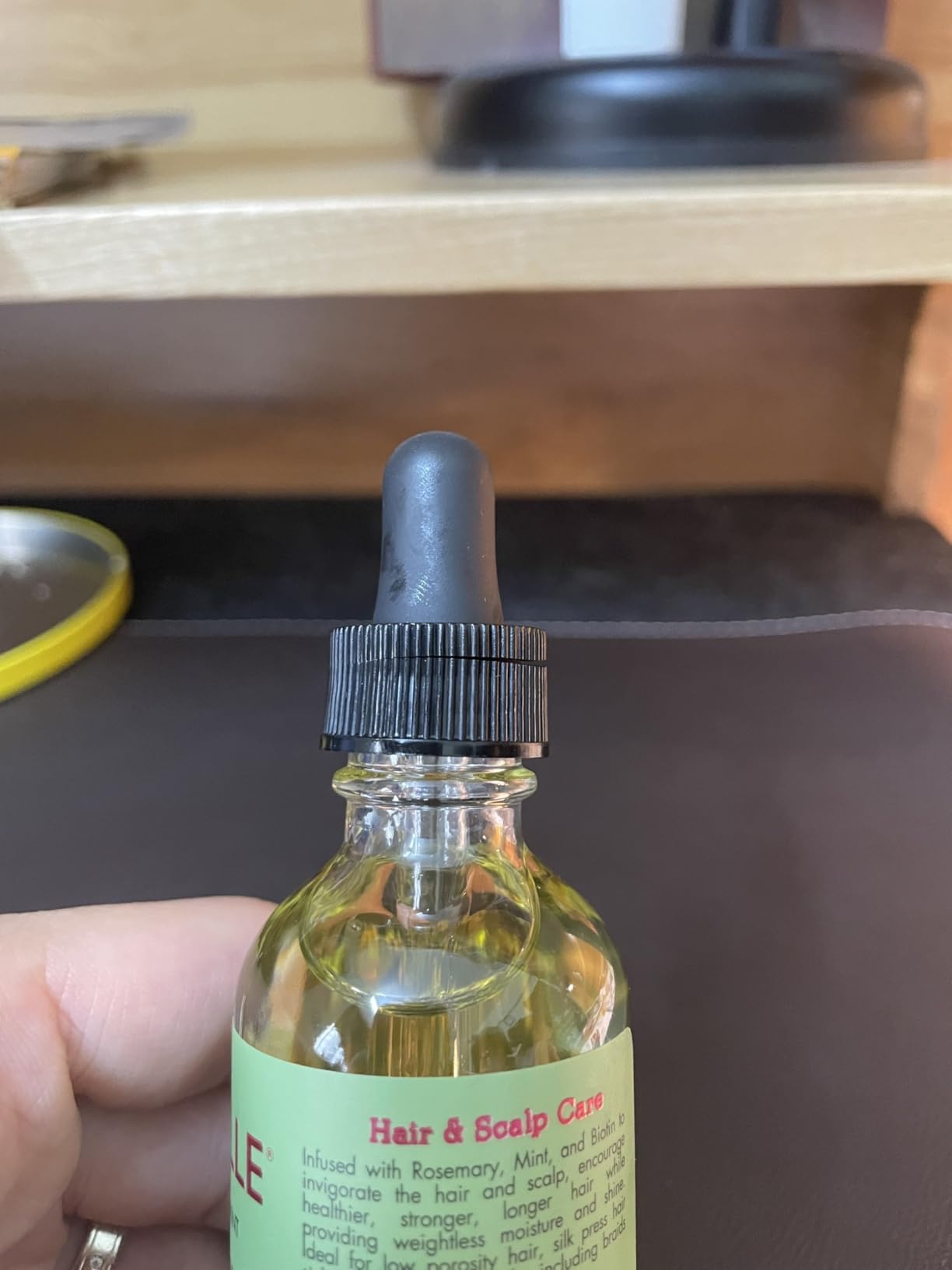 Mielle Organics Rosemary & Mint Light Hair Oil, Split Ends & Dry Scalp Treatment - Infused with Biotin & Essential Oils for Strengthening, Soothing, Moisturizing & Encouraging Longer Hair (2 Oz) customer photo 2