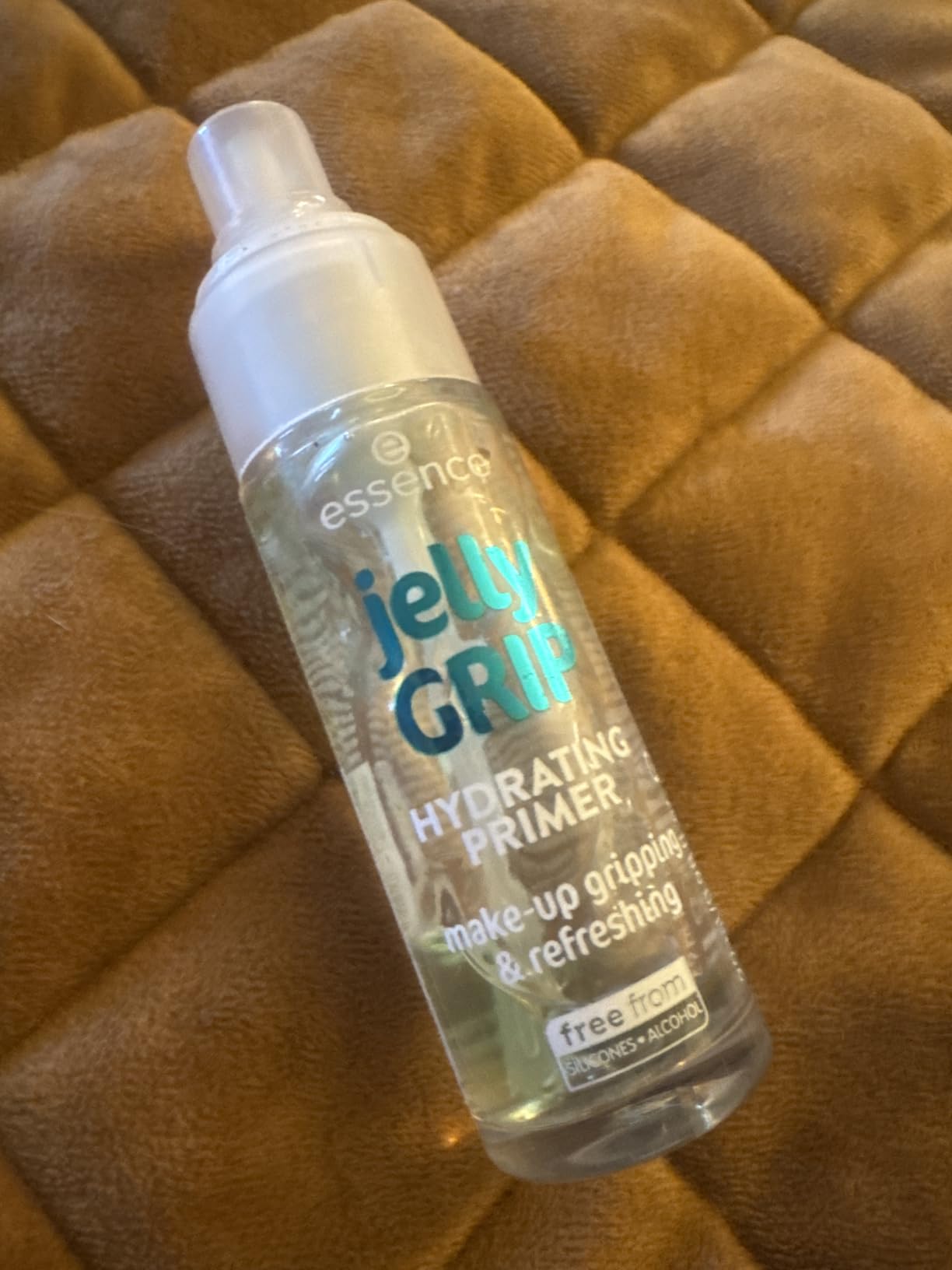 essence Jelly Grip Hydrating Primer, Longlasting Makeup Base, Vegan | Lightweight Grippy Gel Formula, Refreshing Primer for All Skin Types, Silicone-Free, Cruelty Free, Paraben Free customer photo 2