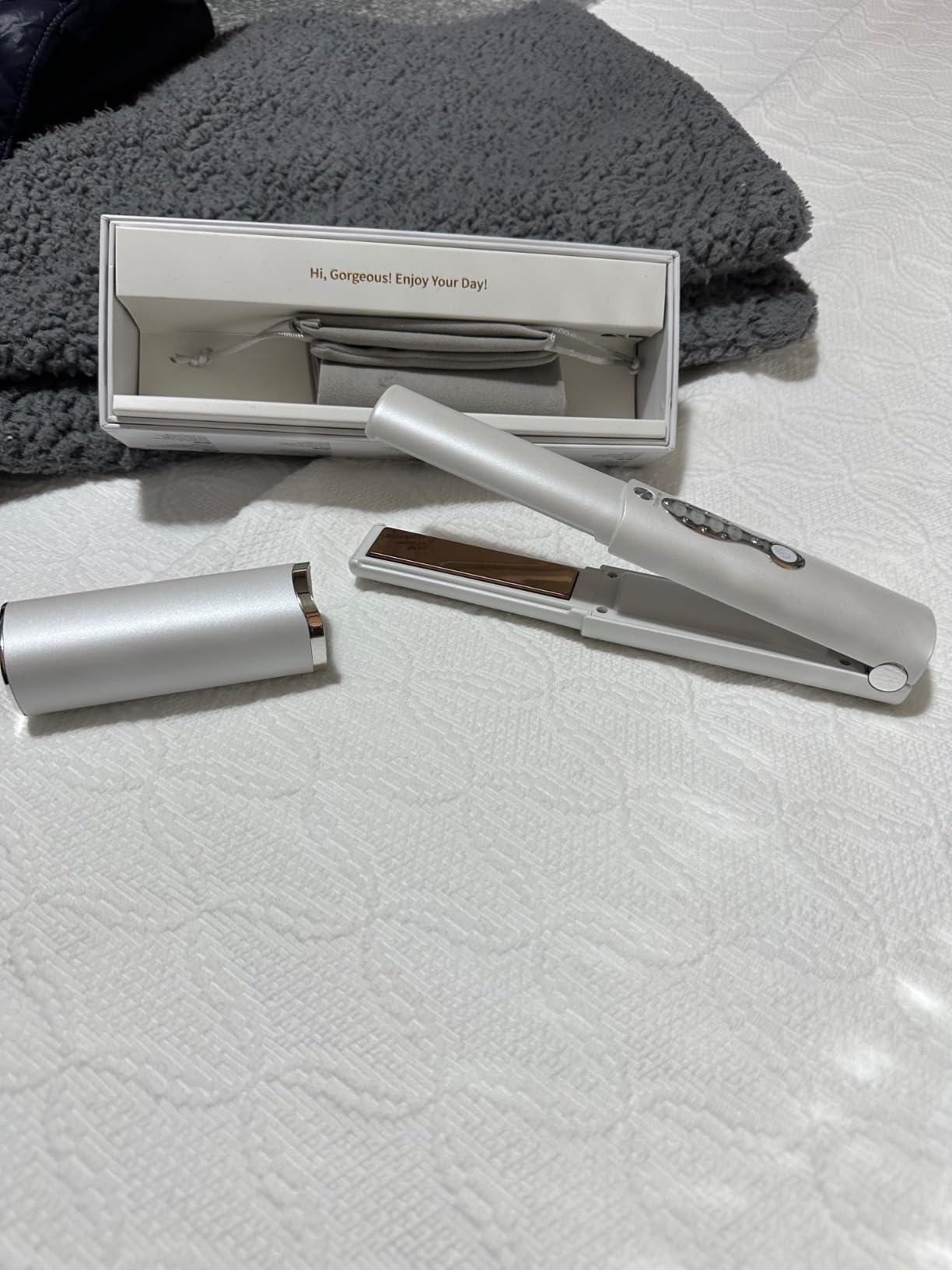 Cordless Hair Straighteners 5000 mAh Long Range Titanium Portable Flat Iron Wireless Mini Hair Straightener 2 in 1 for Straightening and Curling Travel Straightener max. 210C/410F Heats Up in Seconds customer photo 2