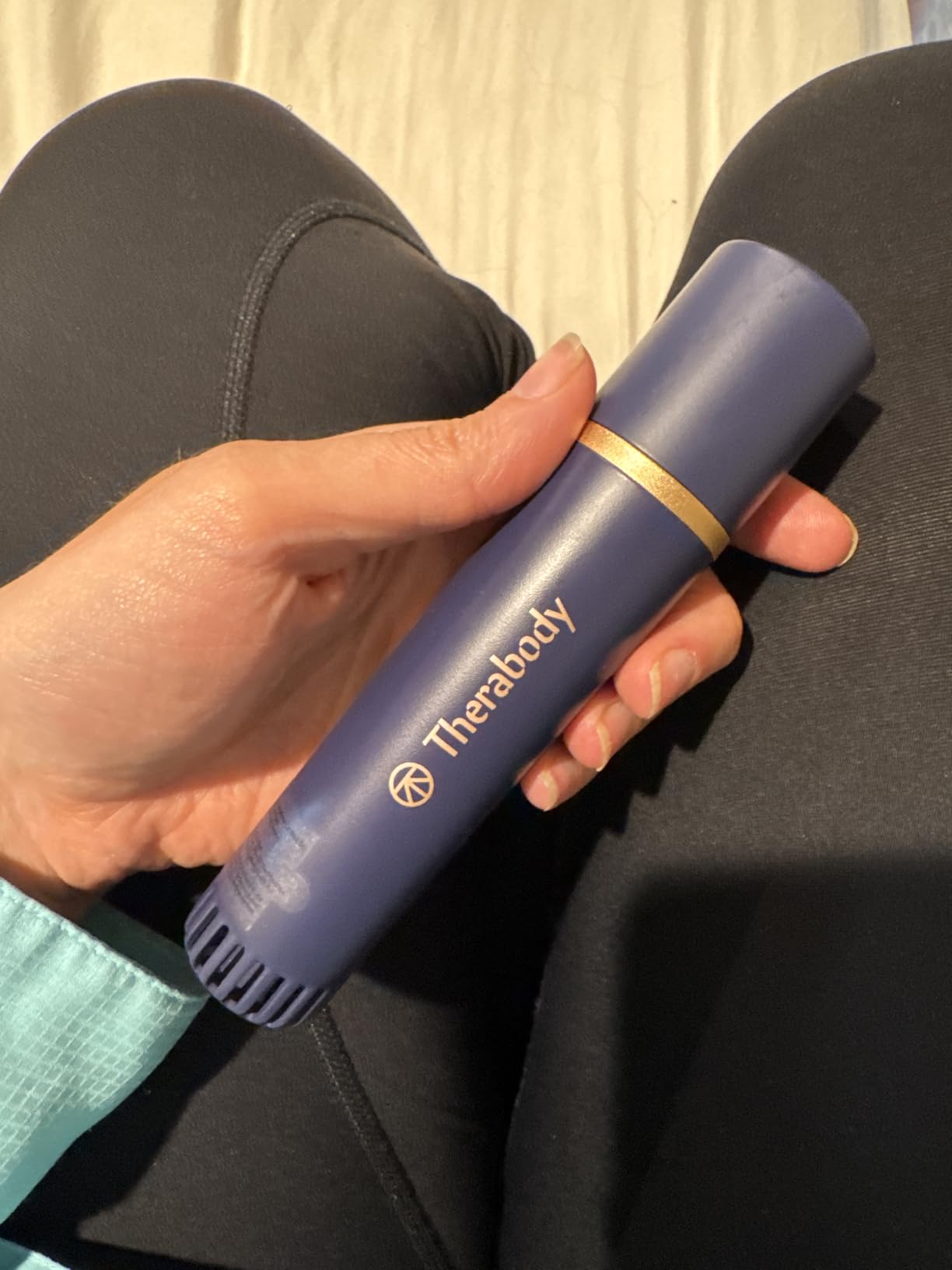 Therabody TheraFace Depuffing Wand - Cold and Heat Skincare Treatment to Depuff and Glow; Beauty Wand, Face Roller and Eye Massager for Eye Puffiness, Dark Circles and Skin Radiance (White) customer photo 1