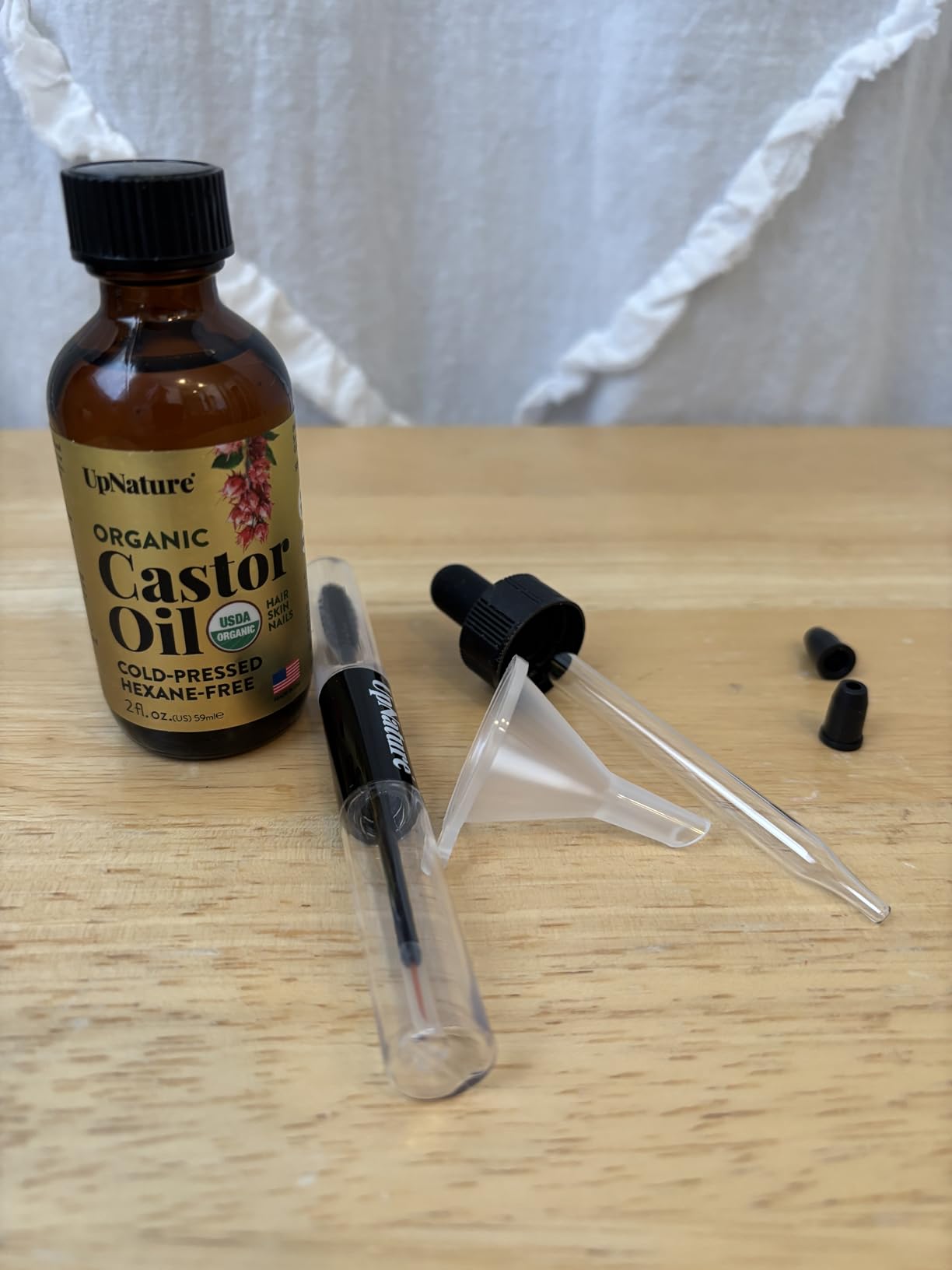 UpNature Castor Oil Eyelash & Eyebrow Growth Serum, USDA Organic, 2oz | Includes mascara wand & brow brush applicators - pure cold-pressed castor oil for lashes, eyebrows & hair growth customer photo 1