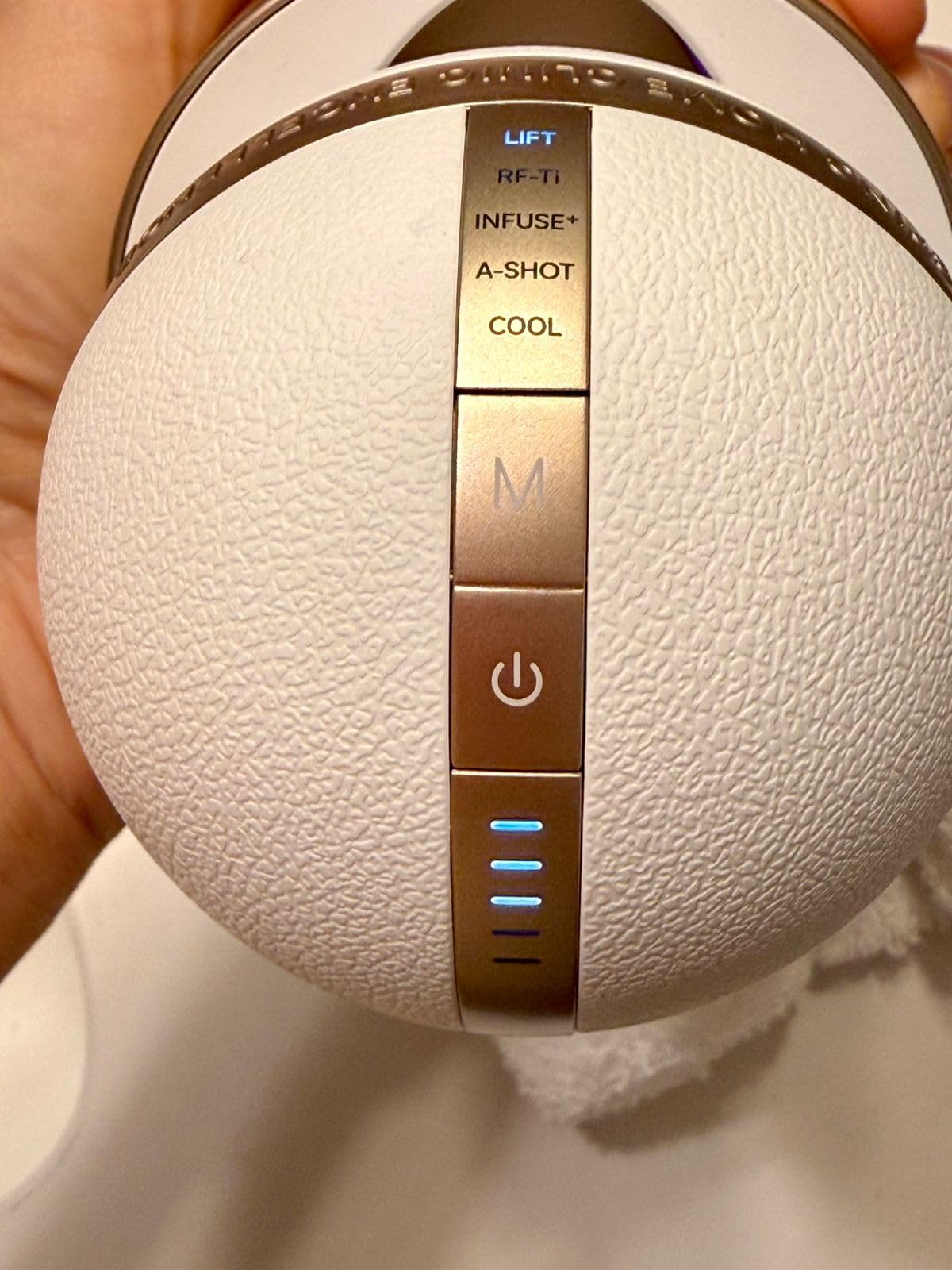 INIA SPHERA Upgraded 8-in-1 Microcurrent Facial Device for Face & Neck customer photo 1