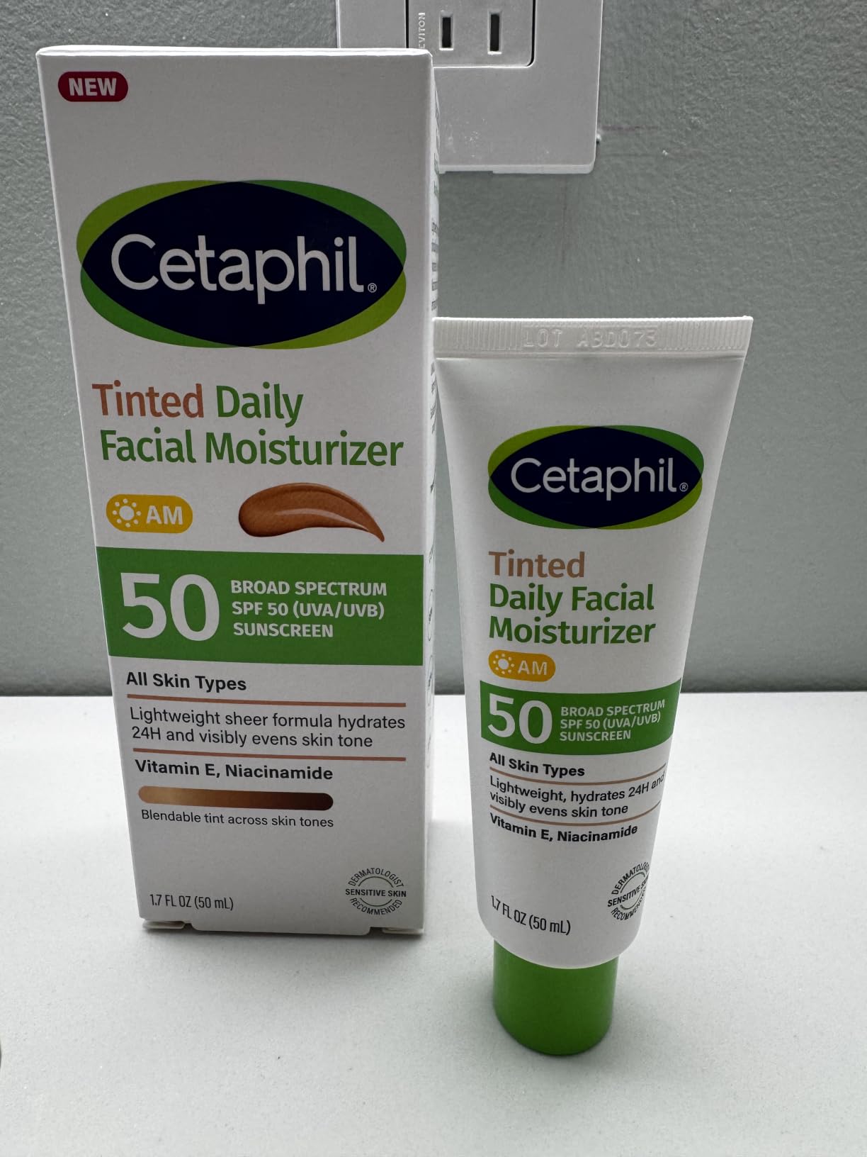 Cetaphil Tinted Facial Moisturizer SPF 50, All Skin Types, 1.7 oz | Lightweight Tinted Sunscreen, Broad Spectrum SPF 50, Vitamin E & Niacinamide, Hydrates all Skin Types, BB Cream Alternative customer photo 2