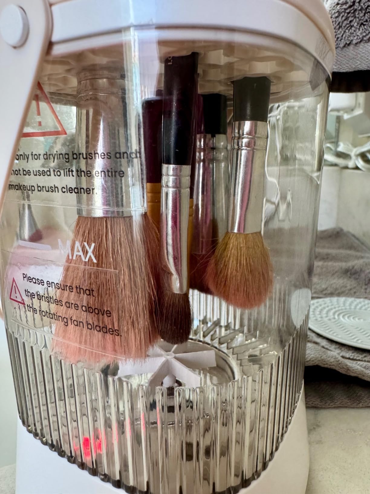 Electric Makeup Brush Cleaner - 12000 RPM Makeup Brush Cleaning Machine, IP65 Waterproof Automatic Makeup Brush Cleaner with Cleaning Solution, for Makeup Sponges and Brushes-White customer photo 2