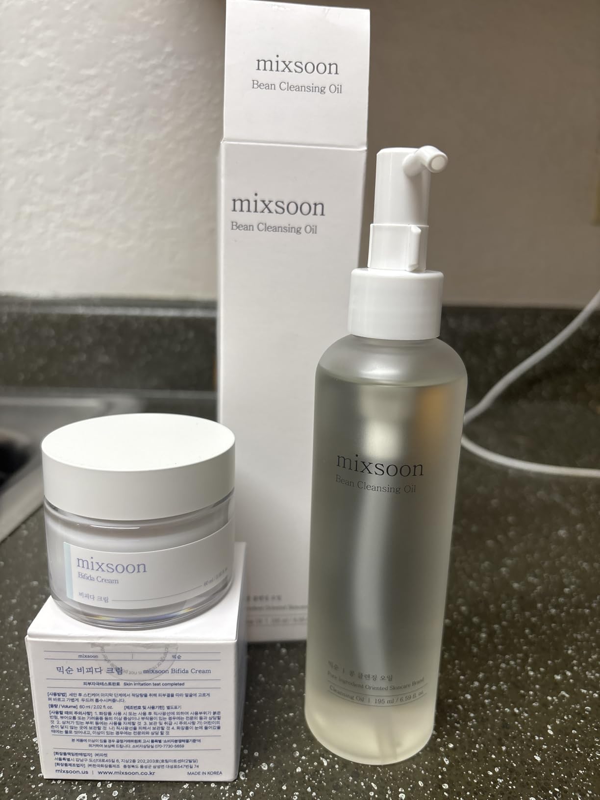 mixsoon Bean Cleansing Oil - Lightweight Oil Deep Cleansing and Makeup Blackhead Remover, Fermented Bean, Hydrating and Balancing for Smooth Skin 195ml / 6.59 fl.oz. Korean Glass Skin Care customer photo 1