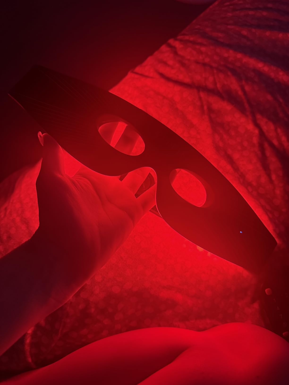 Red Light Therapy for Eyes, 3 Light Modes Red Light Therapy Under Eye Mask | 3 Deep Light Modes, 4 Wavelength Technology, 3D Fit Surround, Auto Shut-Off, Rechargeable Battery, Storage Bag, Portable customer photo 2